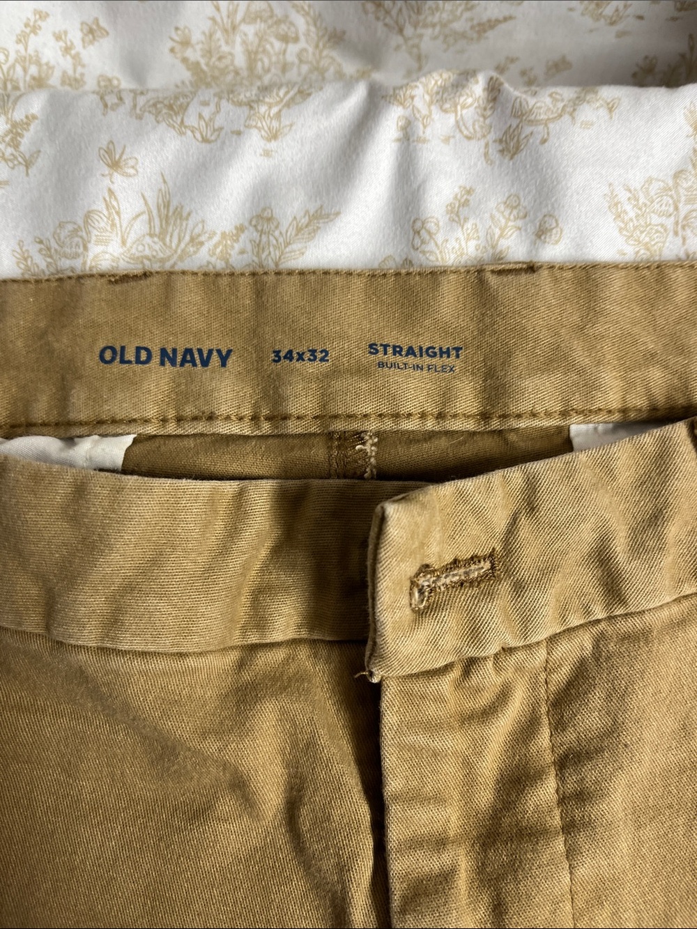 Old Navy Straight Chinos in Khaki